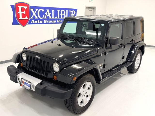 Used 2012 Jeep Wrangler Unlimited Sahara w/ Connectivity Group AWD/4WD image 37