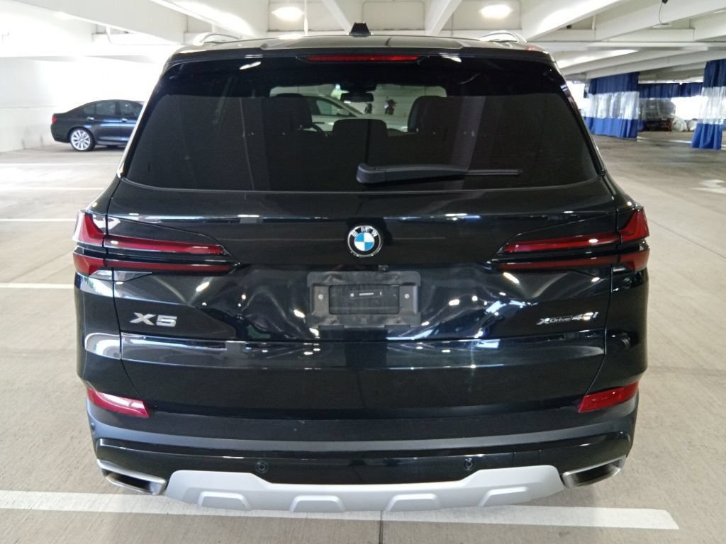 Used 2024 BMW X5 xDrive40i w/ Premium Package AWD/4WD image 6
