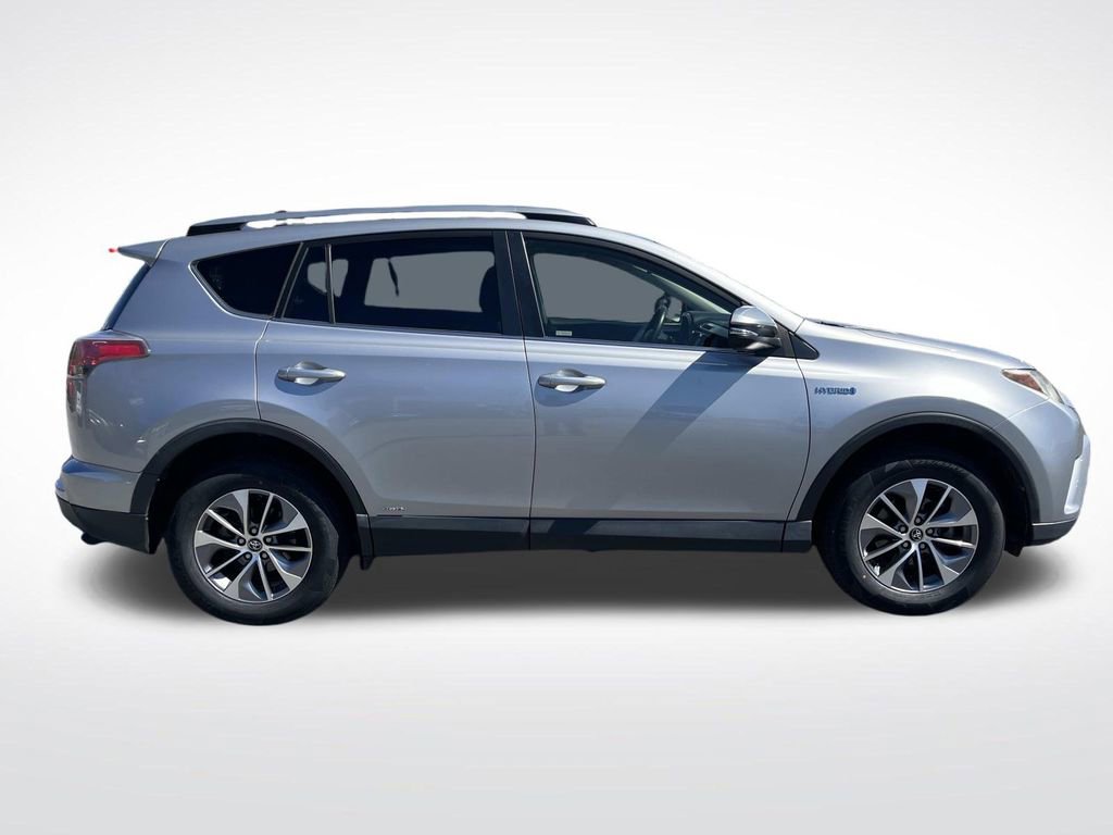 Used 2017 Toyota RAV4 XLE image 2