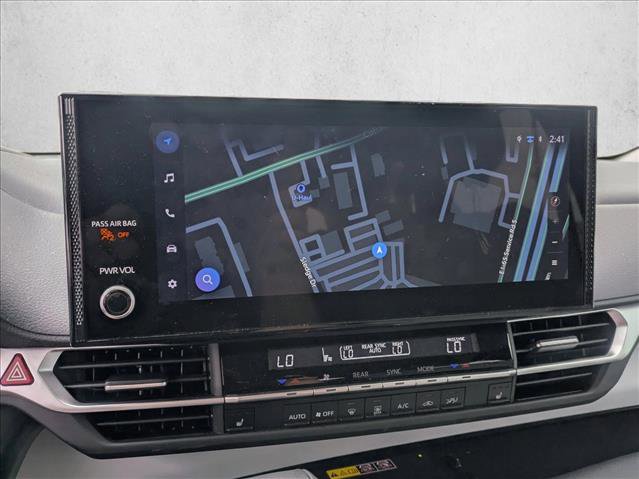 Used 2025 Toyota Sienna XLE image 14