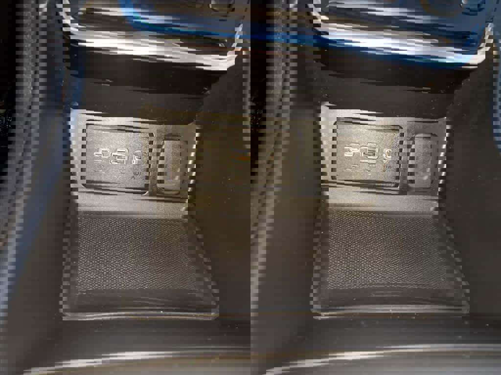 Used 2020 GMC Terrain SLE image 22