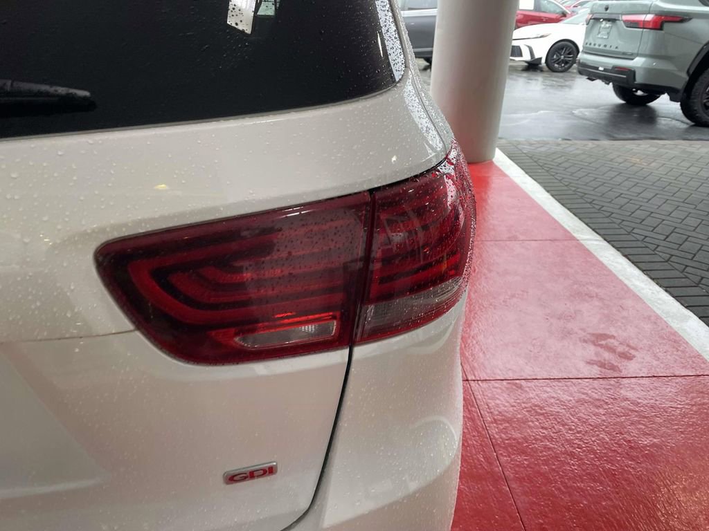 Used 2020 Kia Sorento LX image 16
