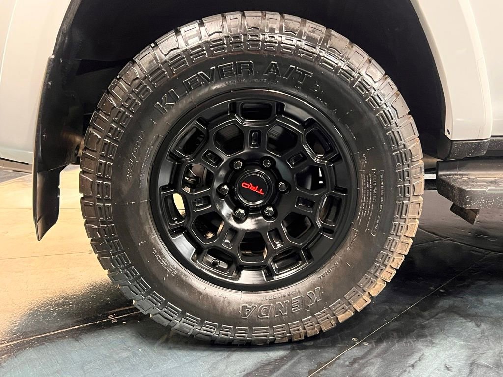 Used 2024 Toyota 4Runner SR5 Premium w/ Moonroof Package RWD image 19