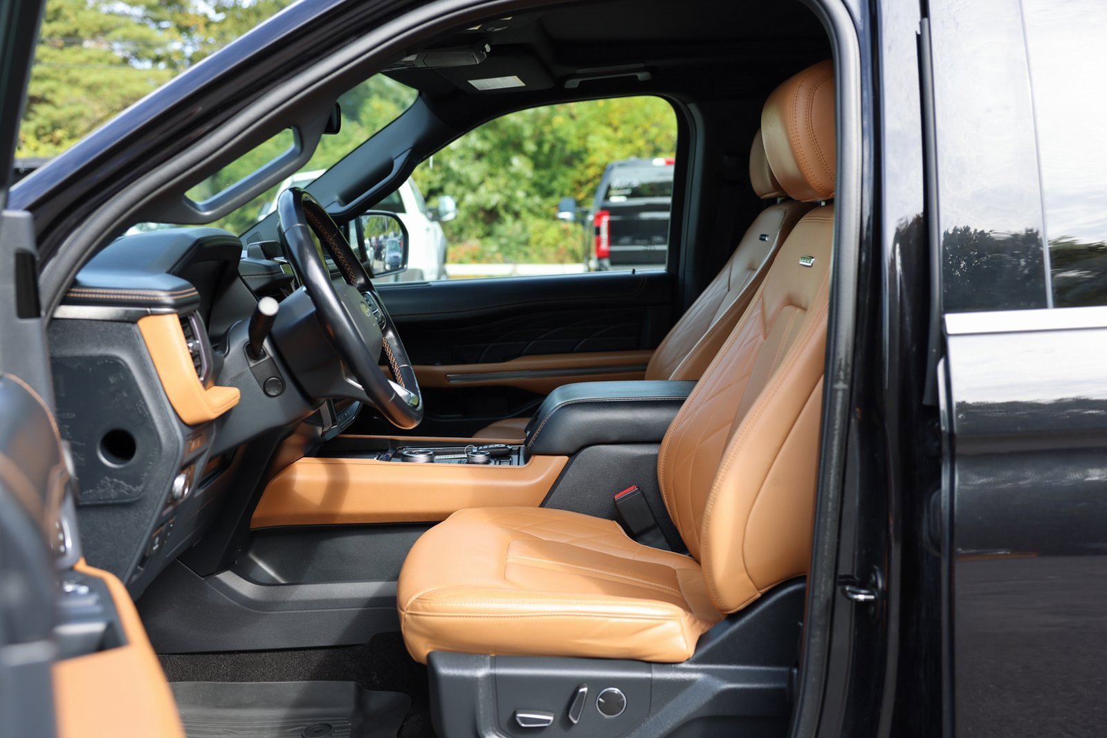 Certified 2022 Ford Expedition Platinum image 21