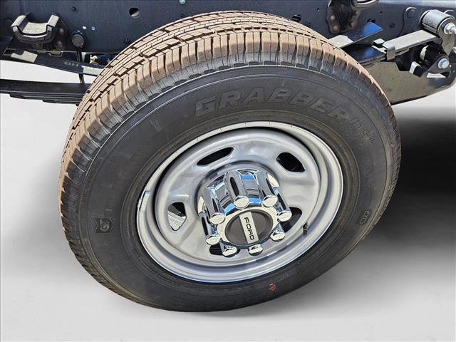 New 2026 Ford F350 XL w/ XL Chrome Package image 9