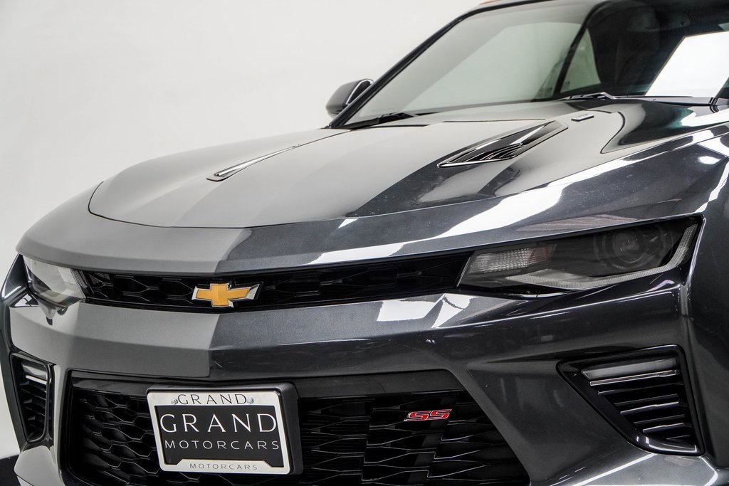 Used 2017 Chevrolet Camaro SS image 3