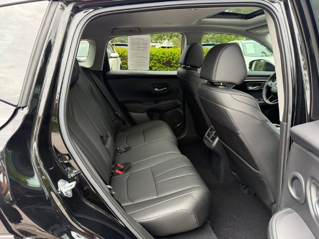 Used 2025 Acura ADX FWD image 19