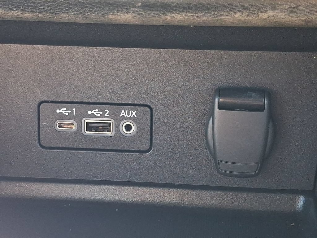 Used 2022 Nissan Sentra SV w/ SV Premium Package FWD image 27