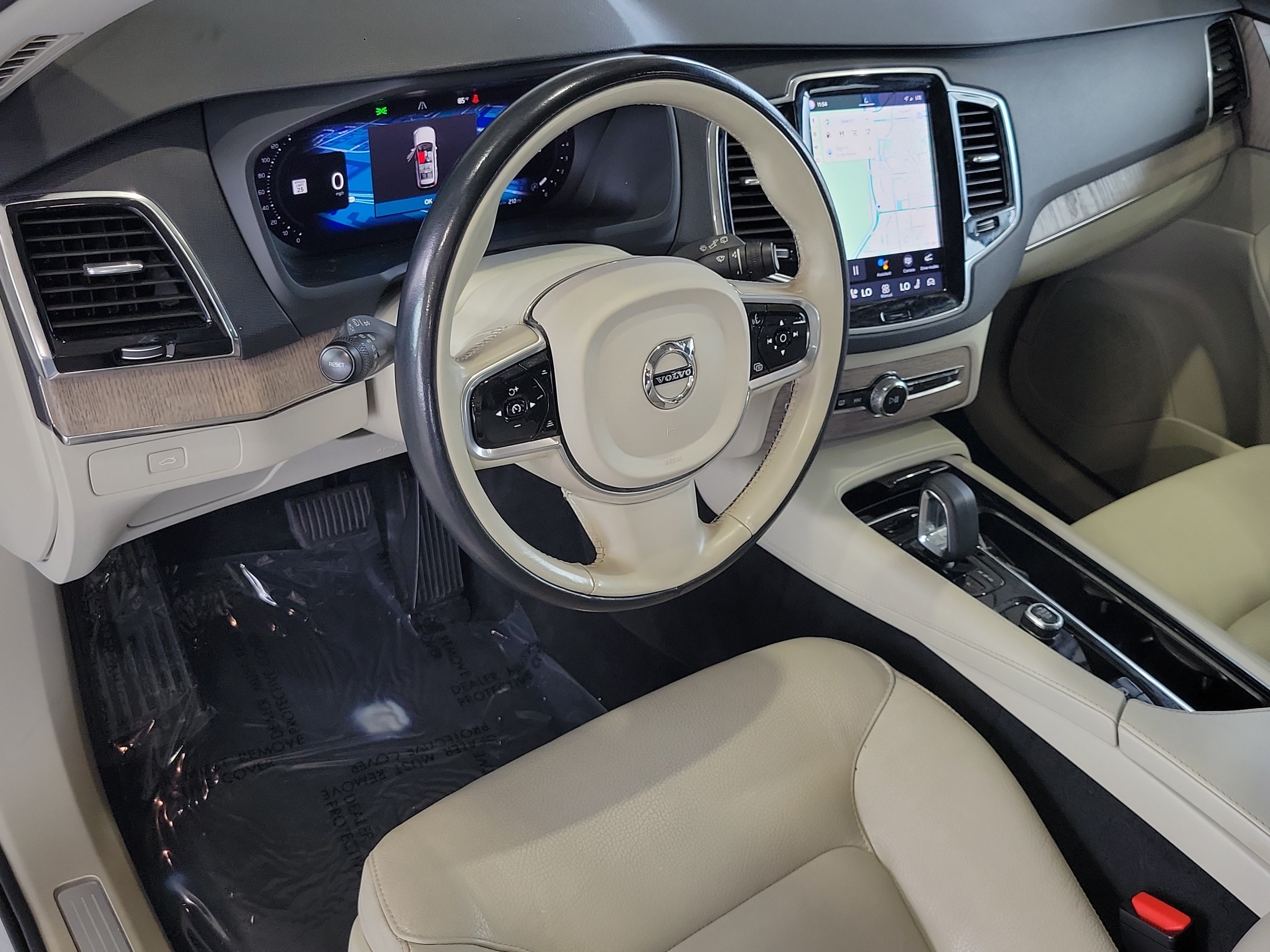 Used 2023 Volvo XC90 B5 Plus w/ Protection Package Premier AWD/4WD image 19