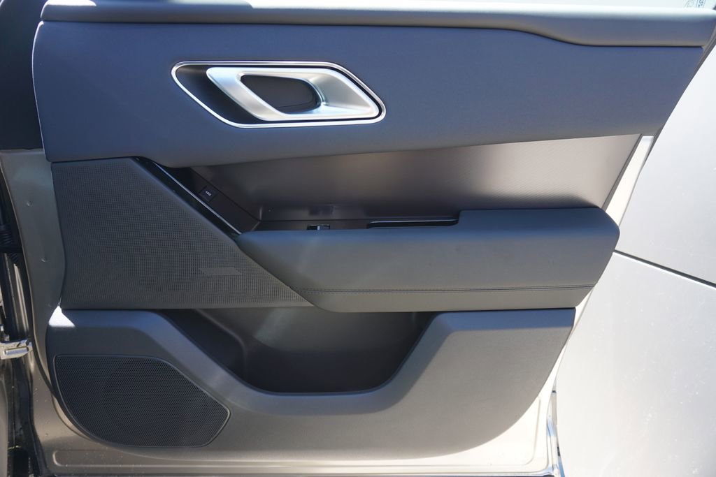 New 2026 Land Rover Range Rover Velar Dynamic SE image 21