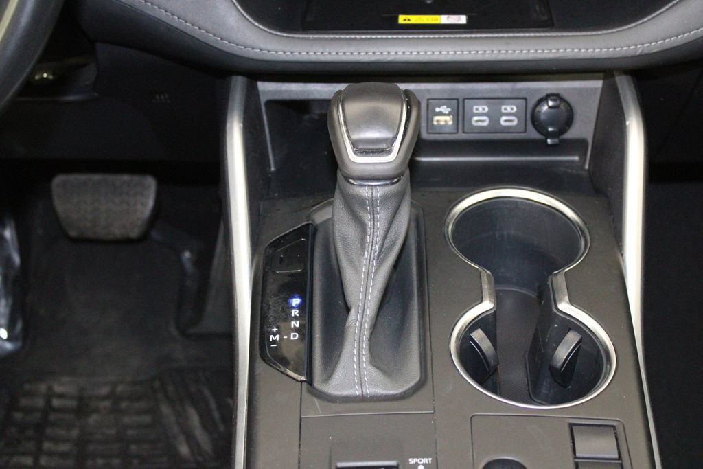 Used 2023 Toyota Highlander XLE FWD image 30