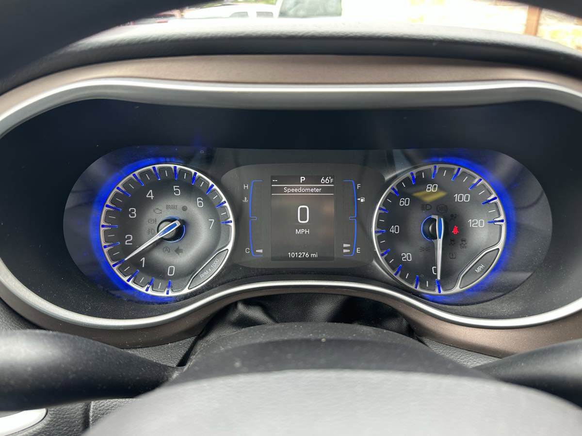 Used 2019 Chrysler Pacifica Touring Plus FWD image 12