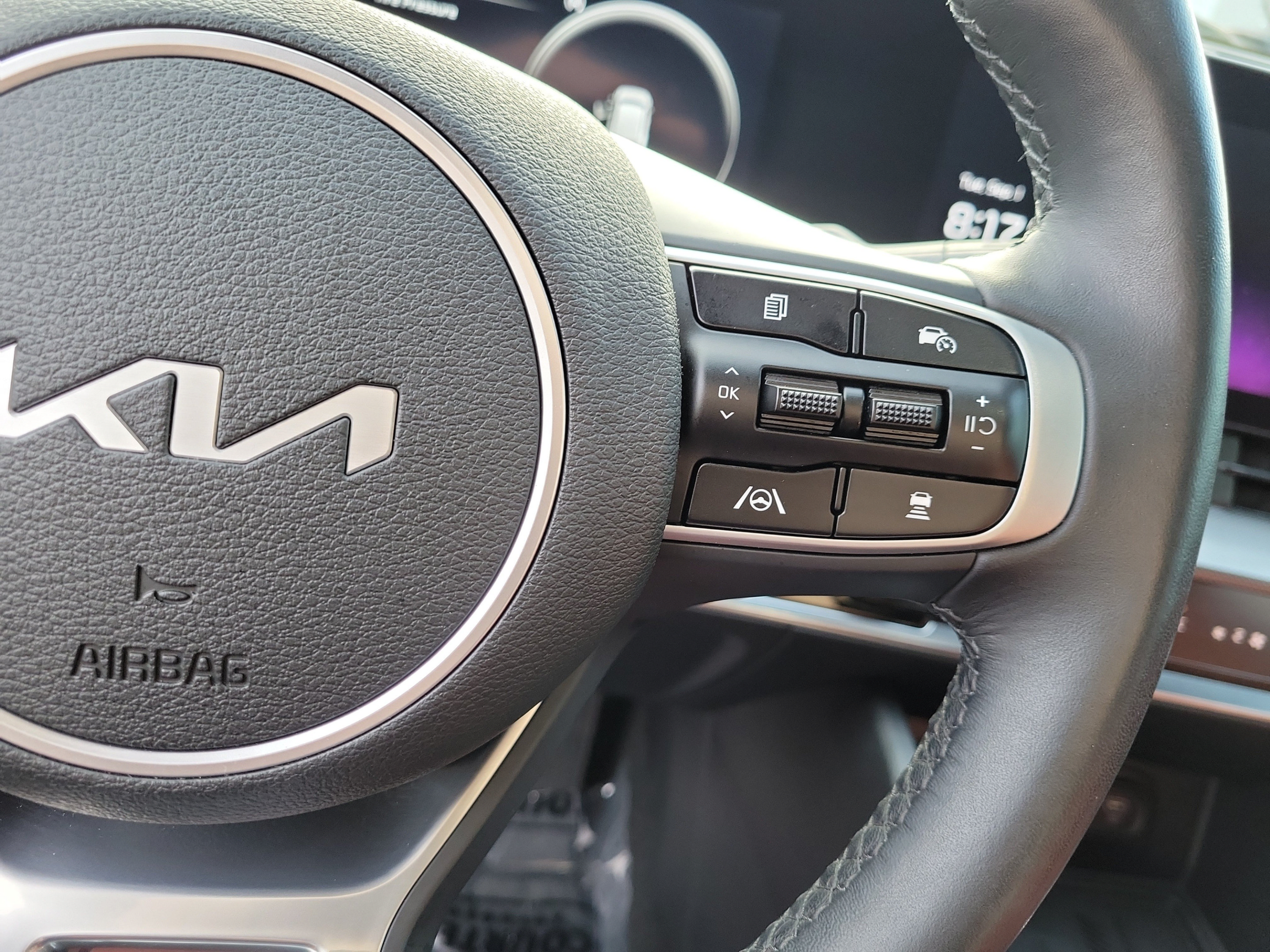 Used 2025 Kia Sportage SX FWD image 24