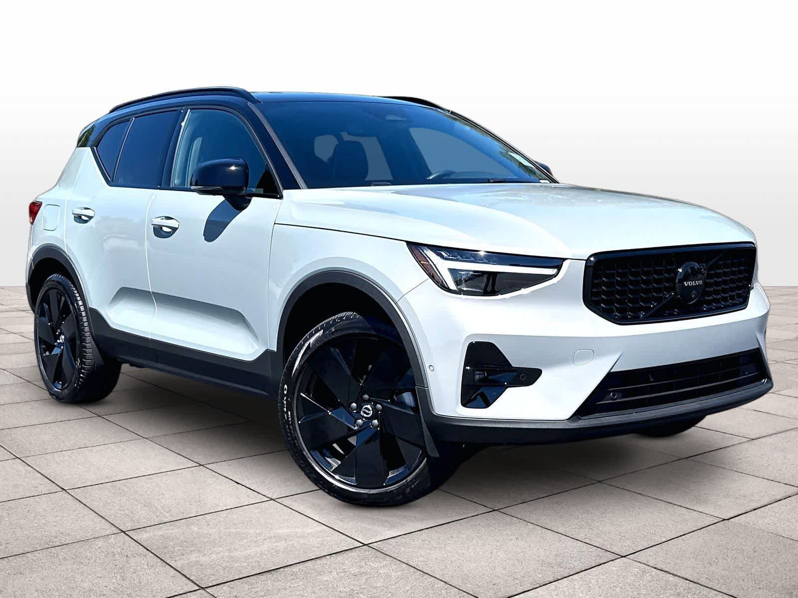 Used 2026 Volvo XC40 B5 Ultra w/ Climate Package AWD/4WD image 2