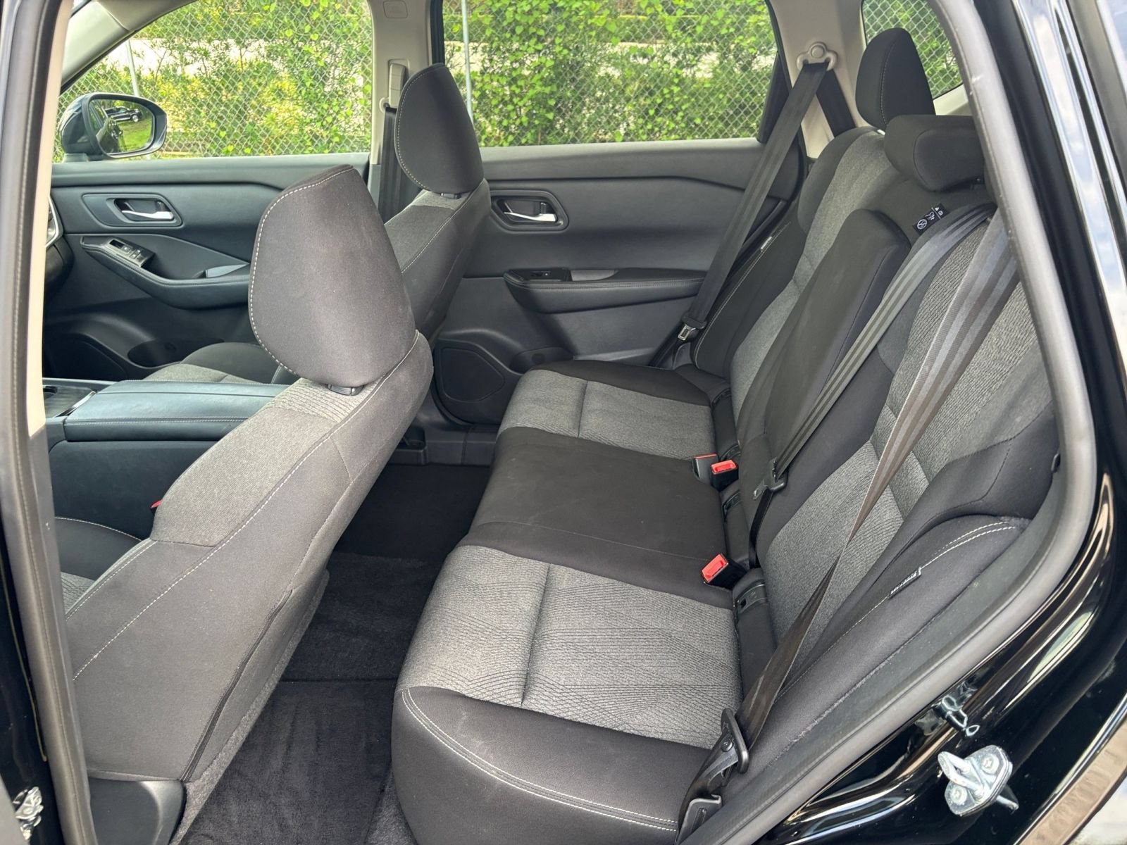 Used 2025 Nissan Rogue SV FWD image 26