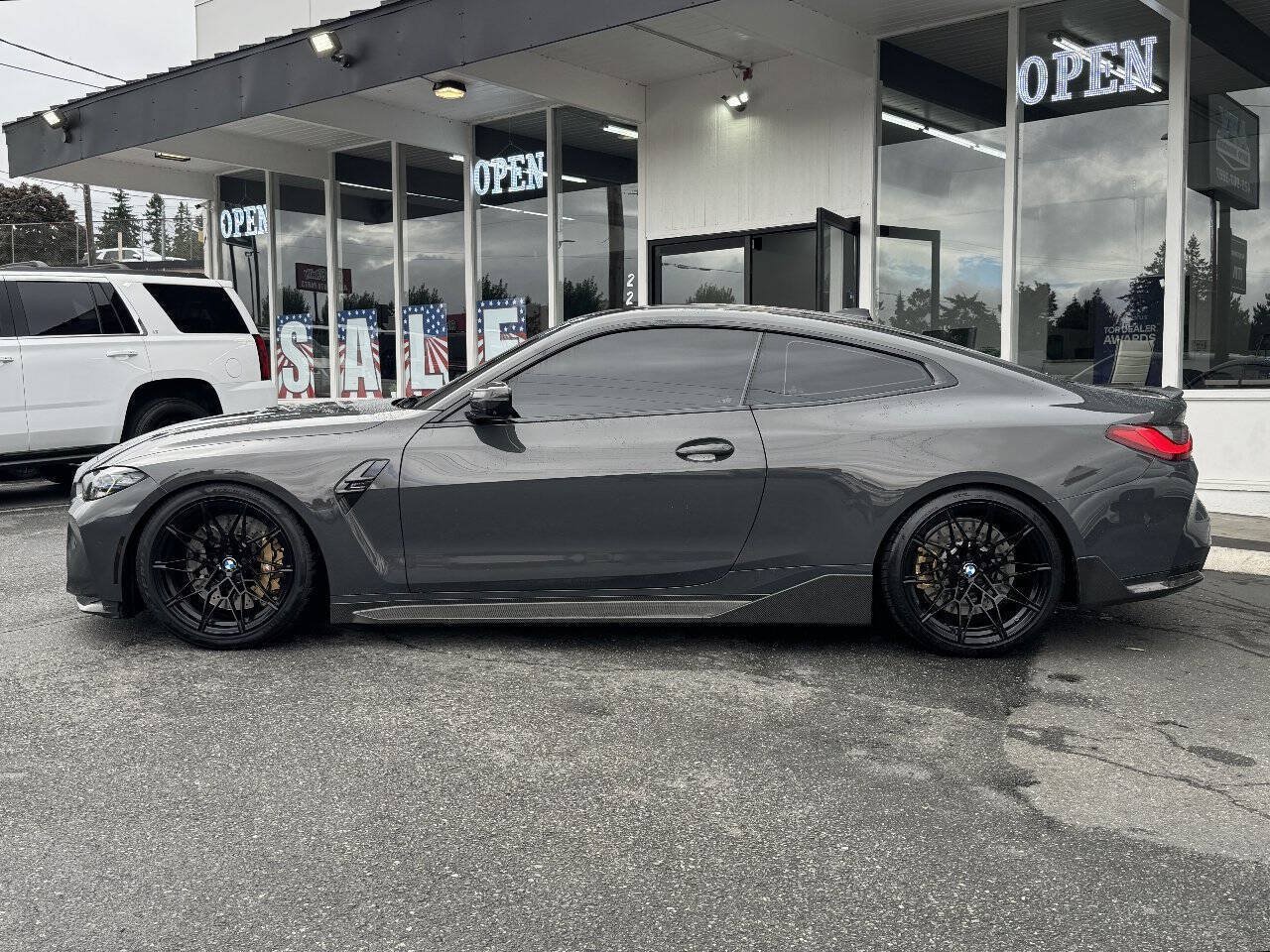 Used 2021 BMW M4 Competition w/ M Carbon Exterior Package RWD image 3
