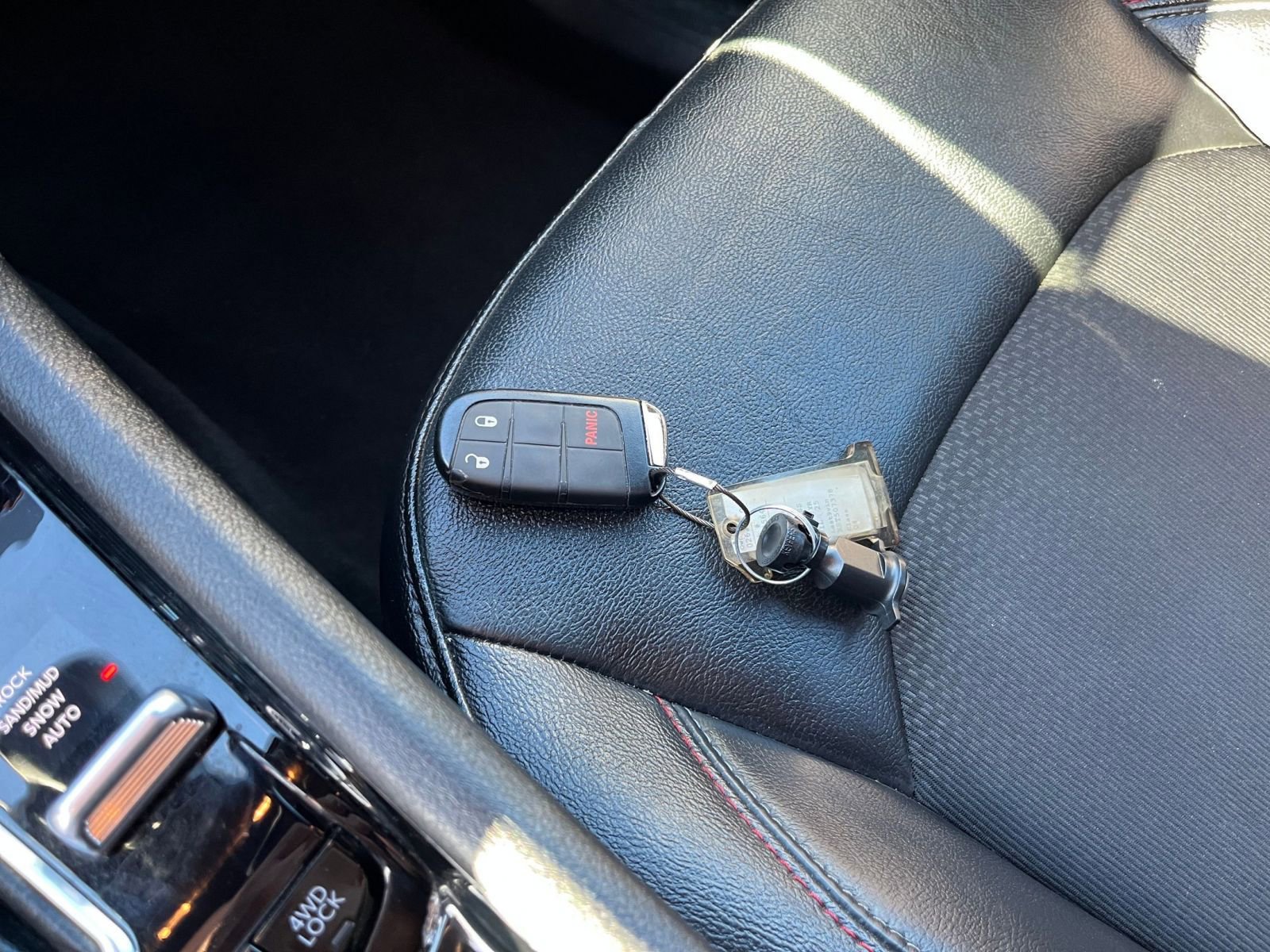 Used 2025 Jeep Compass Trailhawk image 18