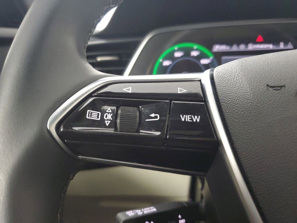 Used 2024 Audi Q8 e-tron Premium Plus image 24