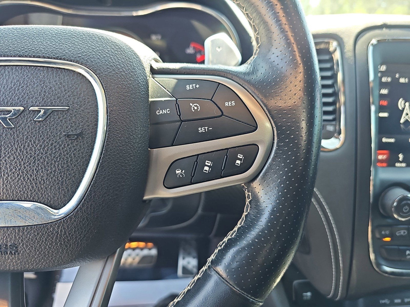 Used 2019 Dodge Durango SRT w/ Premium Interior Group AWD/4WD image 21