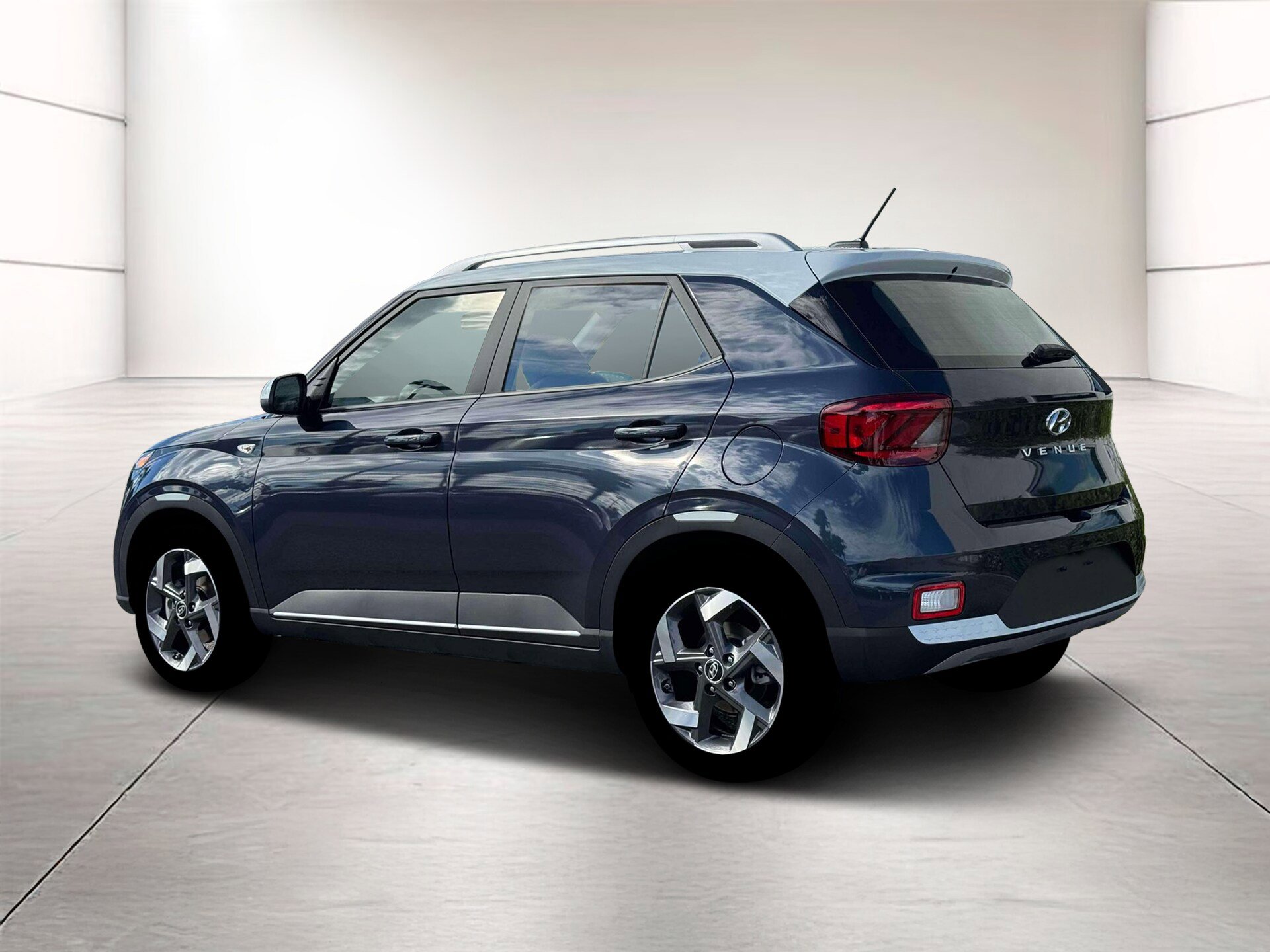 New 2026 Hyundai Venue SEL FWD image 4