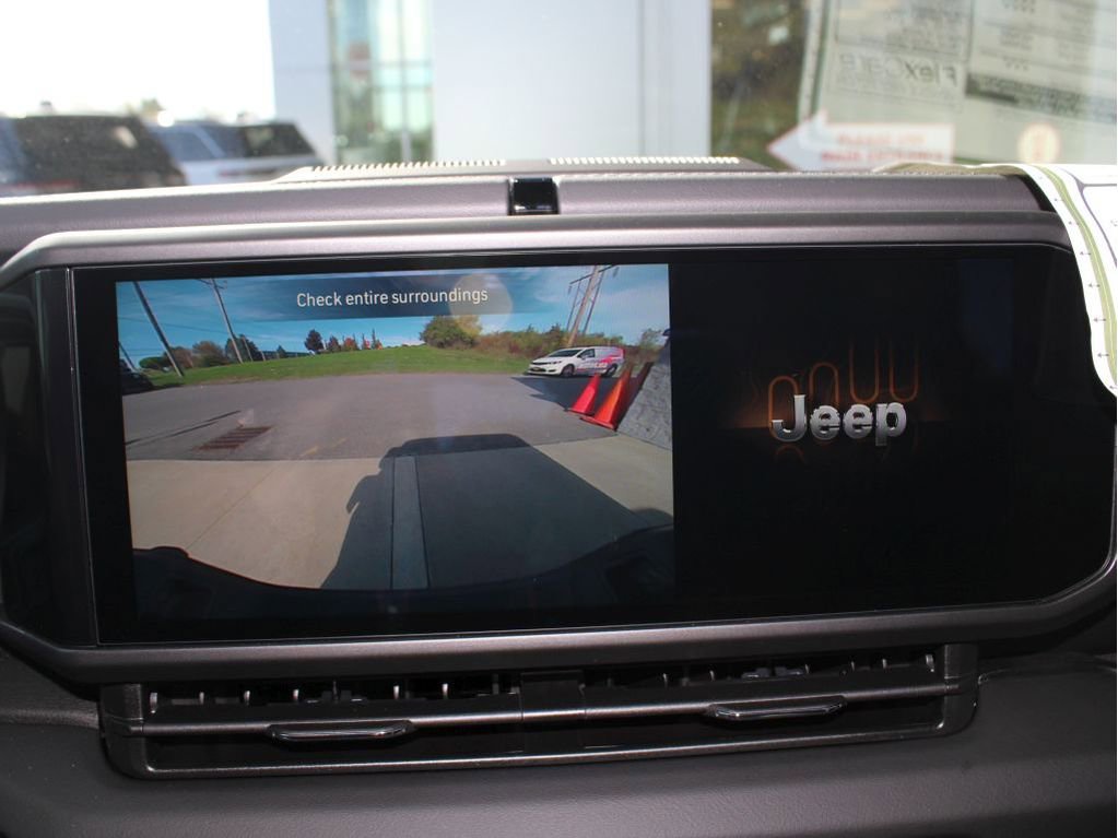 New 2025 Jeep Gladiator Sport image 18