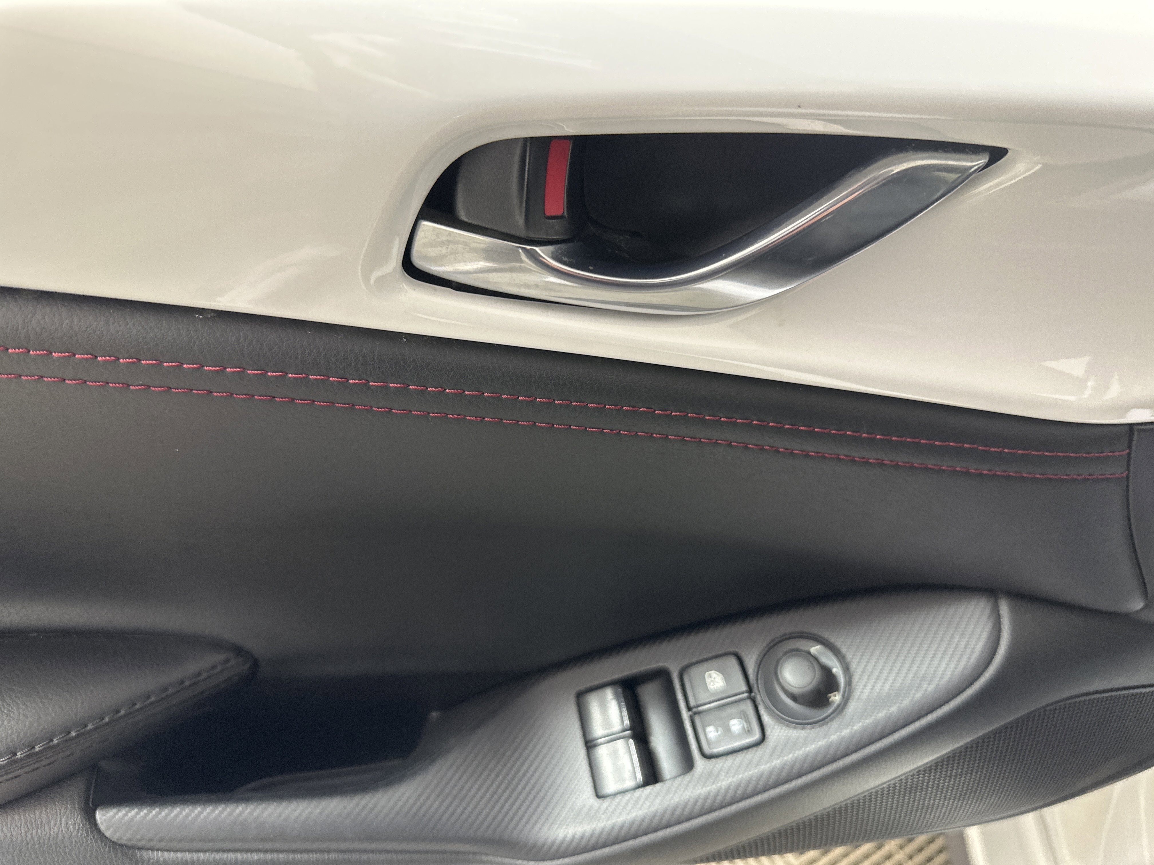 Used 2017 MAZDA MX-5 Miata RF Grand Touring image 11