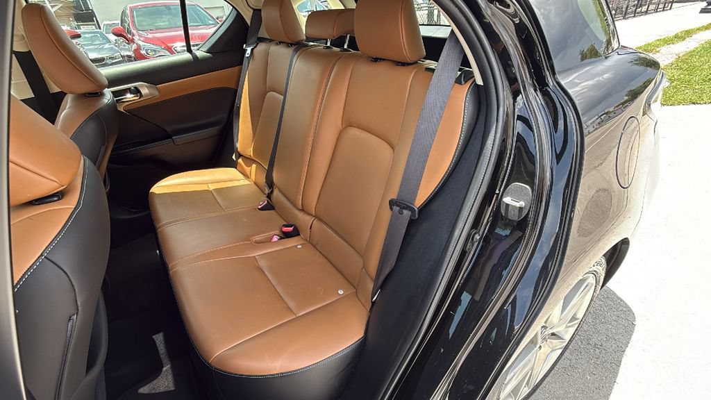Used 2016 Lexus CT 200h w/ Navigation Package FWD image 25
