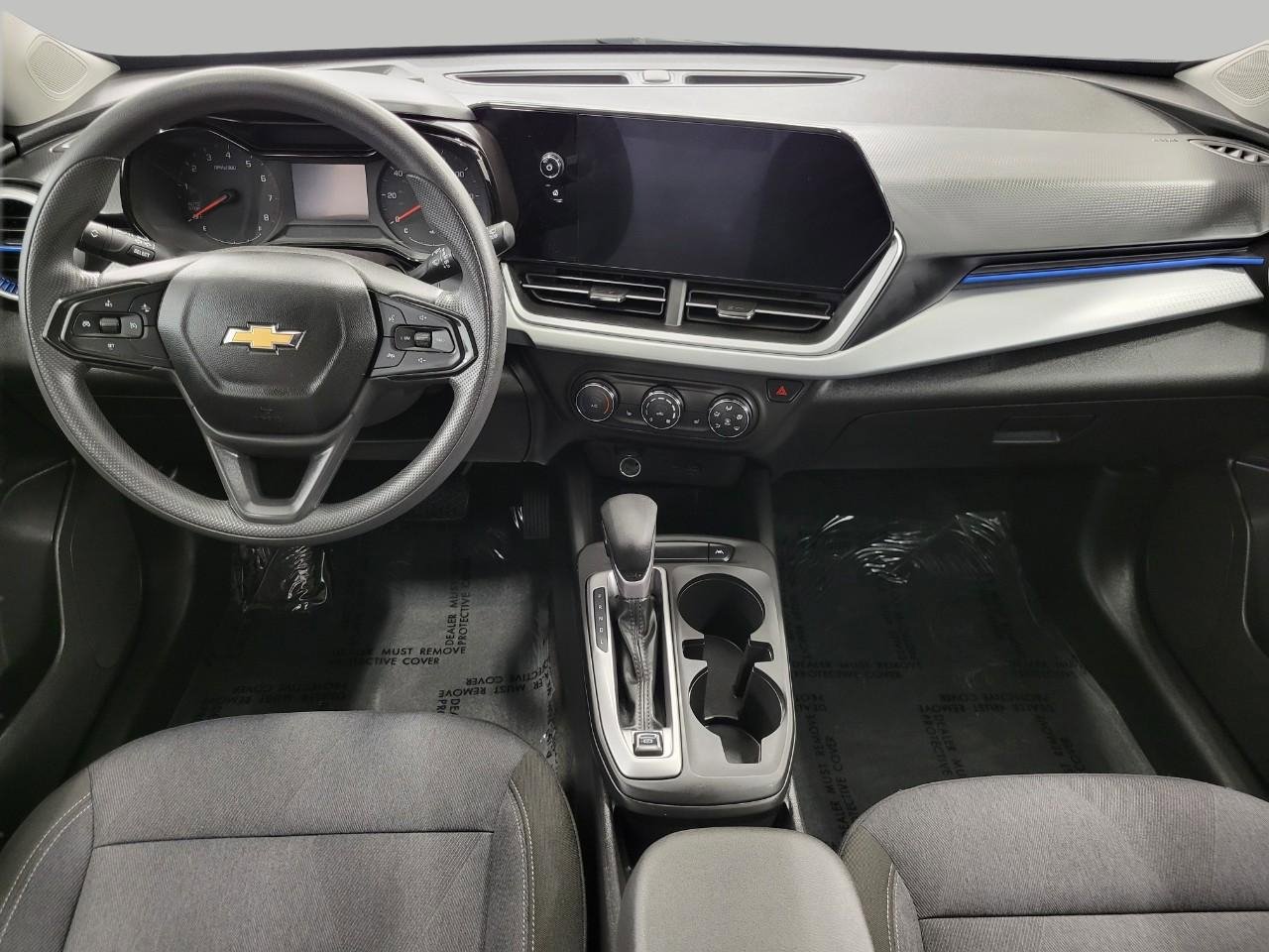 Used 2024 Chevrolet Trax LS w/ LS Convenience Package FWD image 6