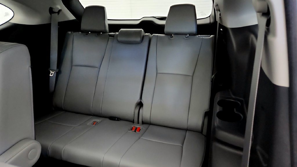 Used 2025 Toyota Highlander Platinum AWD/4WD image 22