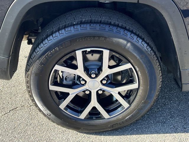 Certified 2024 Jeep Grand Cherokee Limited w/ Luxury Tech Group II image 21