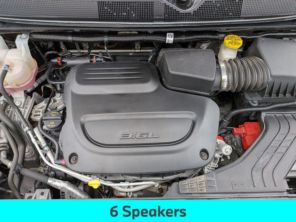 Used 2023 Chrysler Pacifica Touring-L FWD image 14