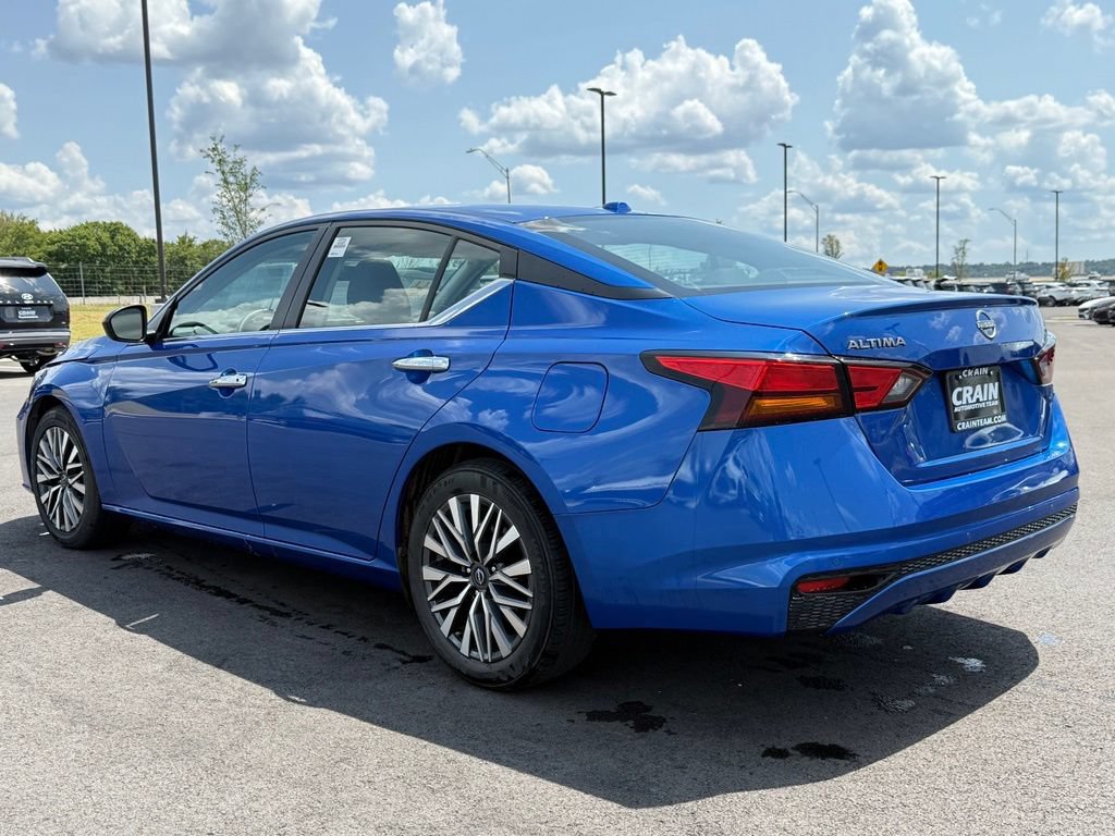 Used 2025 Nissan Altima 2.5 SV FWD image 7