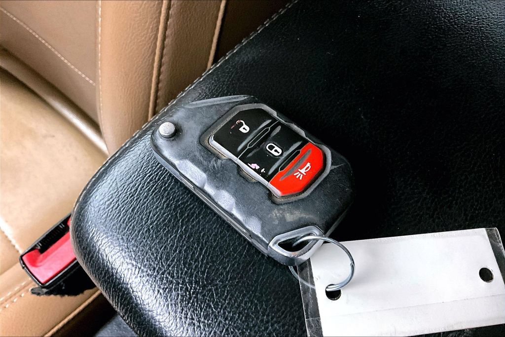 Used 2021 Jeep Gladiator Overland AWD/4WD image 12