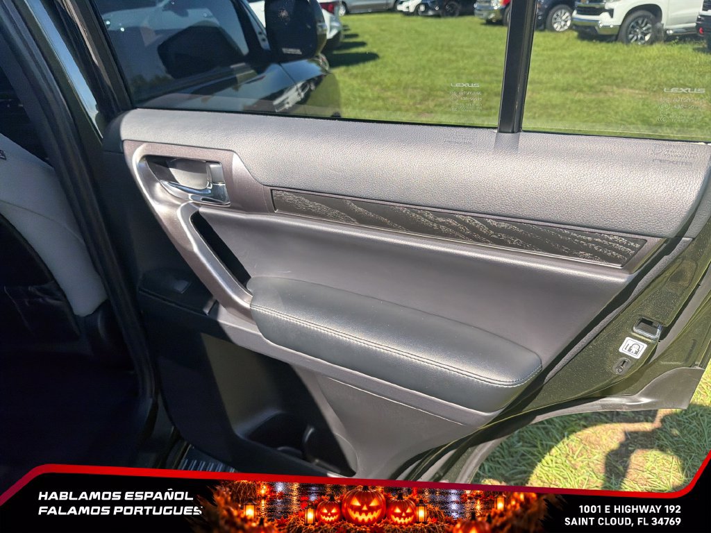 Used 2023 Lexus GX 460 w/ Black Line Special Edition AWD/4WD image 28