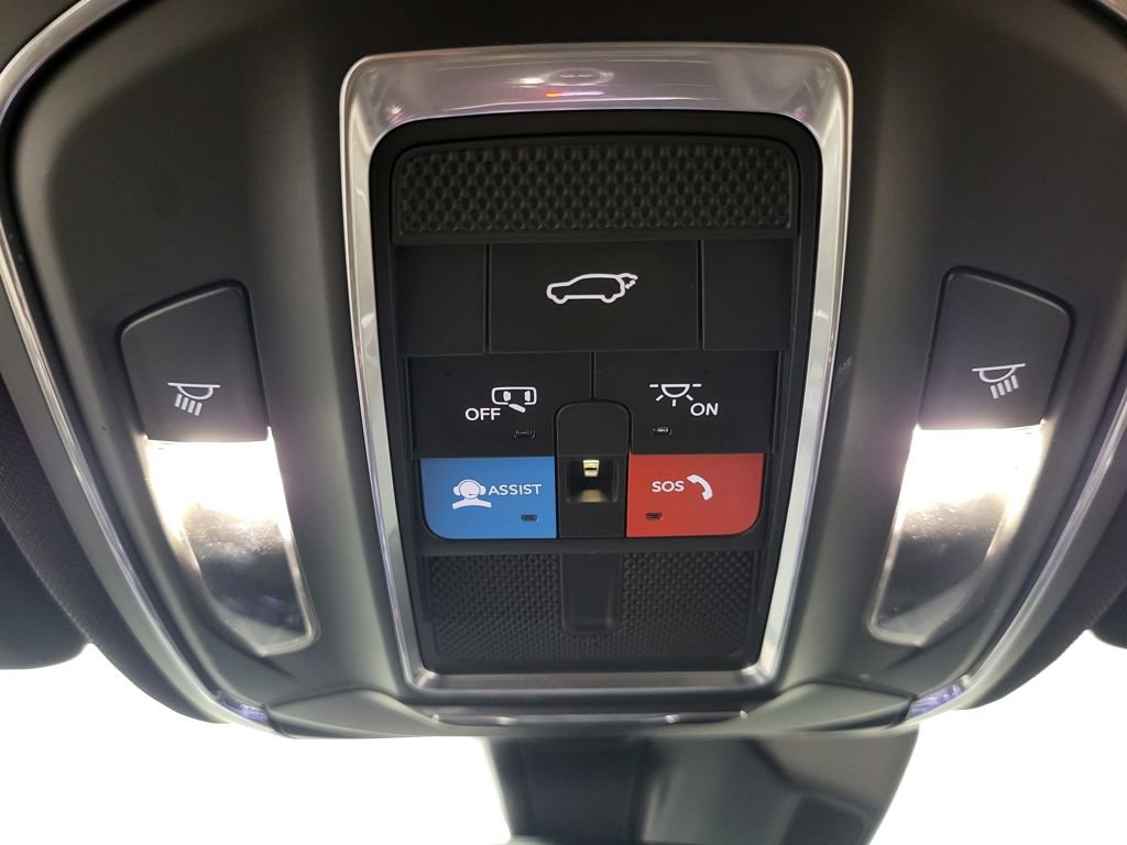 Used 2024 Jeep Grand Cherokee Altitude image 18