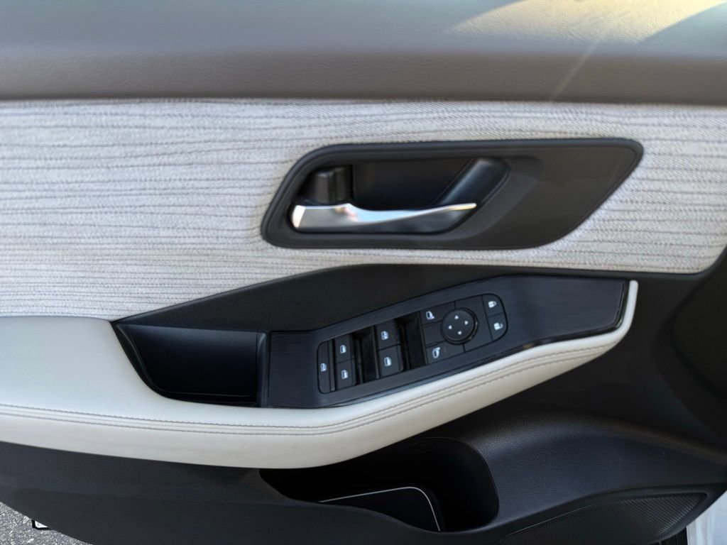 Certified 2023 Nissan Rogue SV image 20