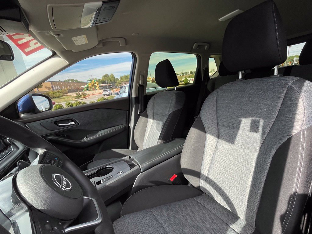Used 2023 Nissan Rogue SV FWD image 21