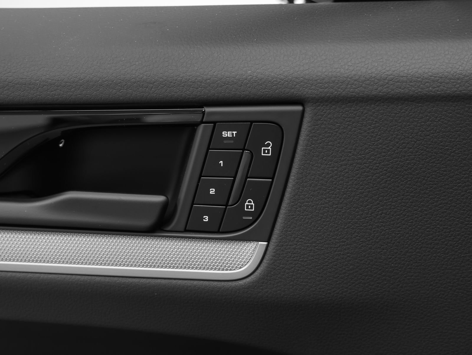 New 2026 Porsche Cayenne Coupe AWD/4WD image 26