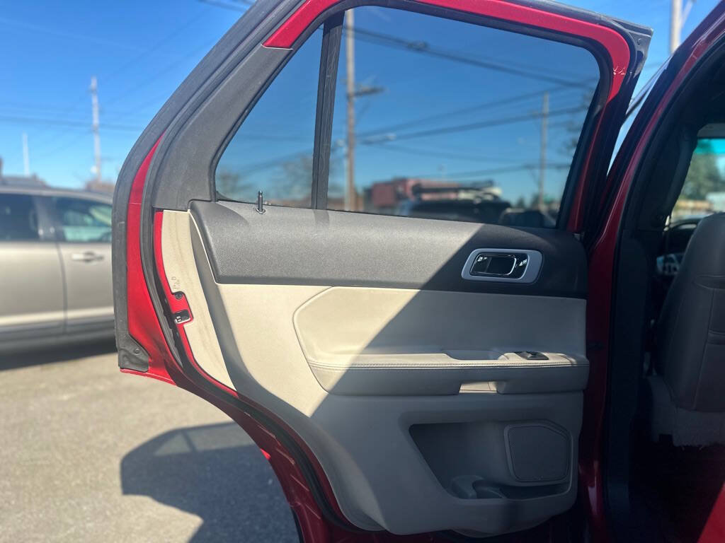 Used 2012 Ford Explorer XLT AWD/4WD image 19