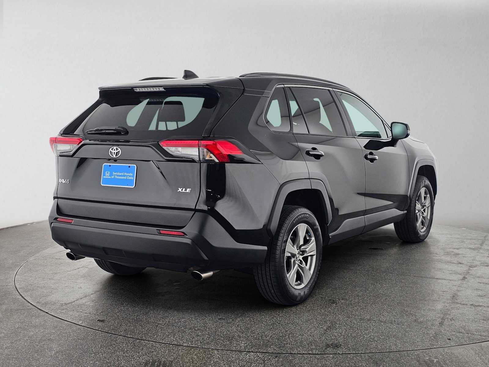 Used 2024 Toyota RAV4 XLE FWD image 3