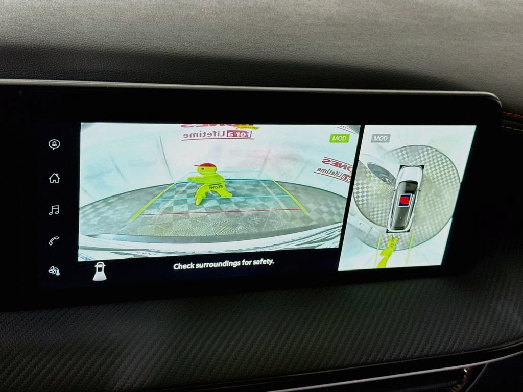 Used 2025 Nissan Kicks SR AWD/4WD image 6