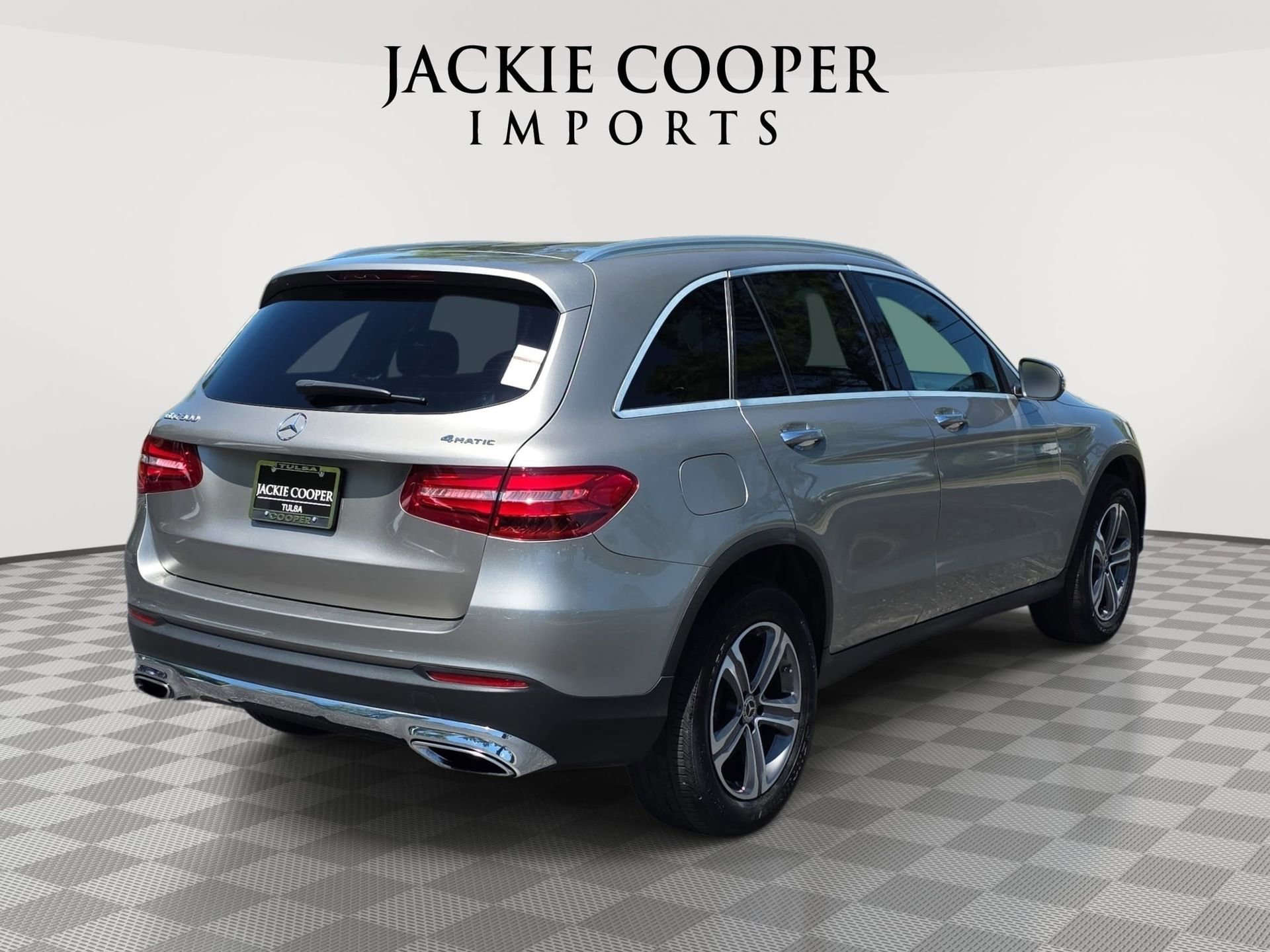 Used 2019 Mercedes-Benz GLC 300 4MATIC image 5