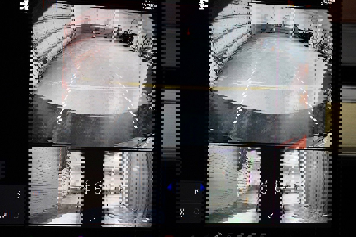 Used 2022 Tesla Model Y Long Range image 18