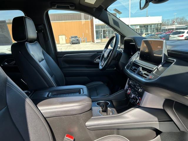 Used 2023 GMC Yukon XL SLT image 30