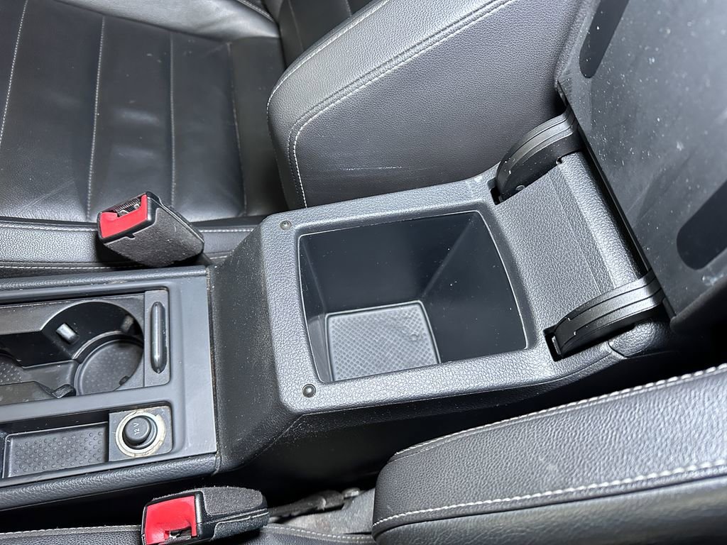 Used 2016 Volkswagen Golf 4-Door image 42