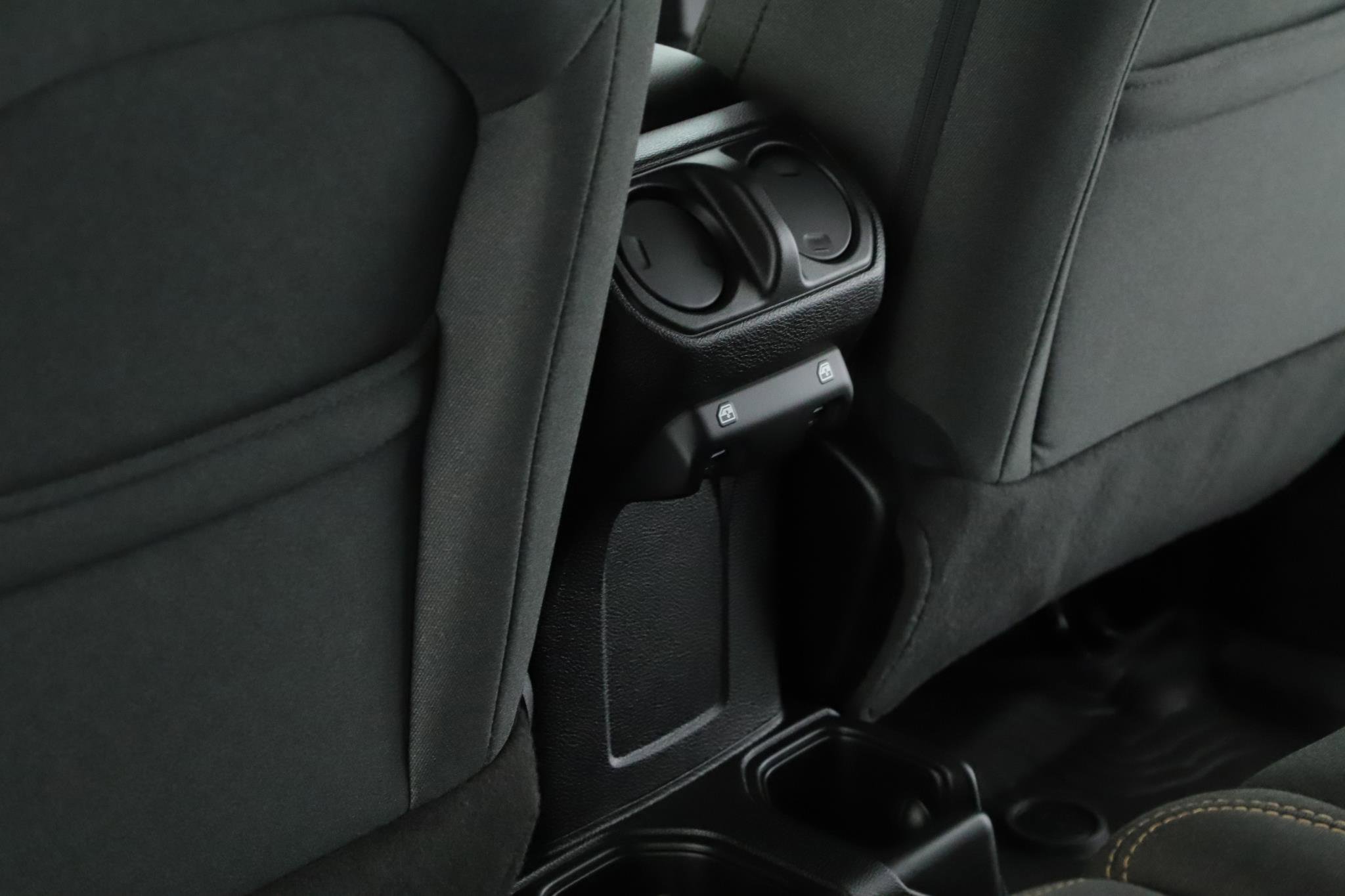 Used 2025 Jeep Wrangler Unlimited Sport image 6