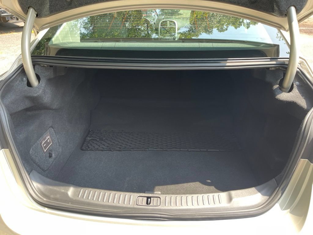 Used 2015 Chevrolet Malibu LT w/ Power Convenience Package FWD image 25