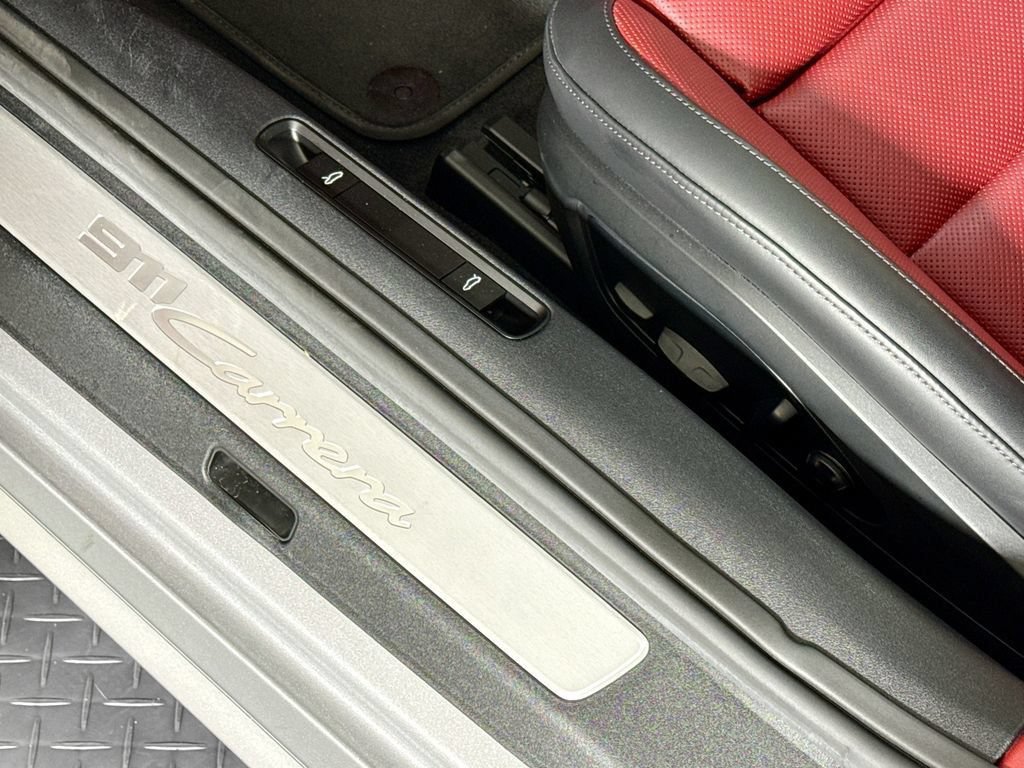 Certified 2025 Porsche 911 Carrera RWD image 25