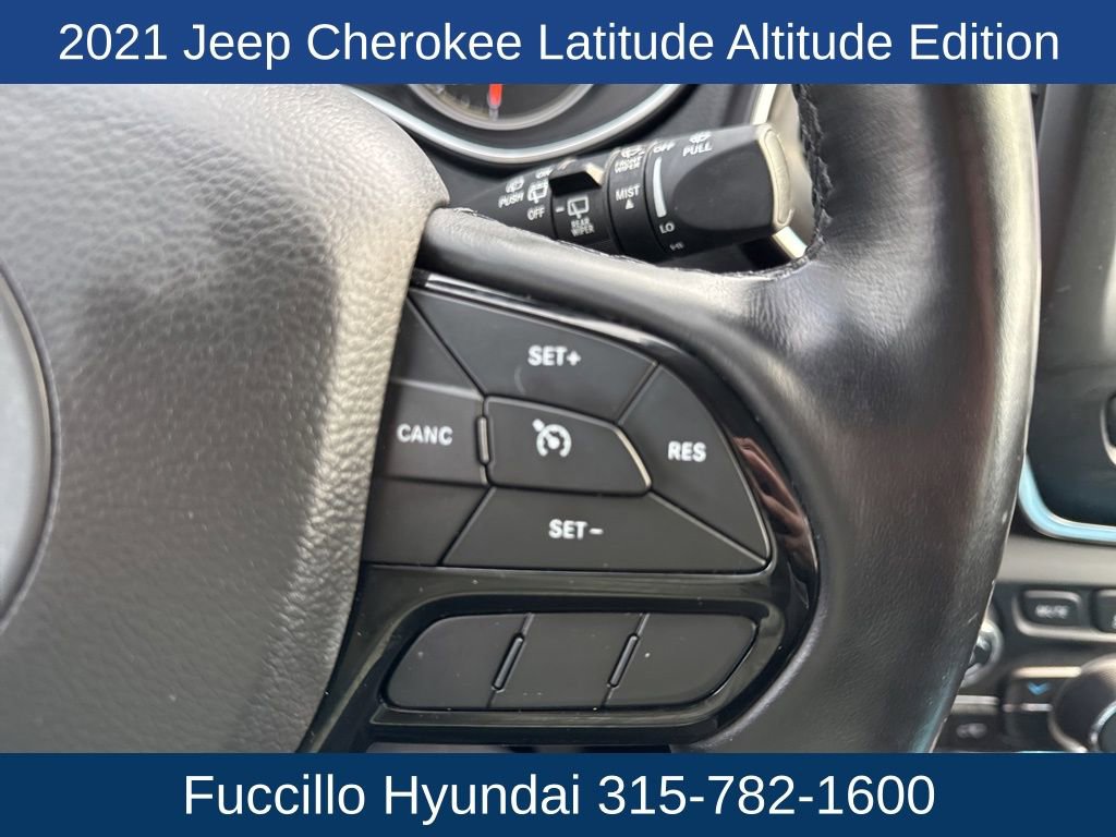 Used 2021 Jeep Cherokee Latitude Plus AWD/4WD image 19