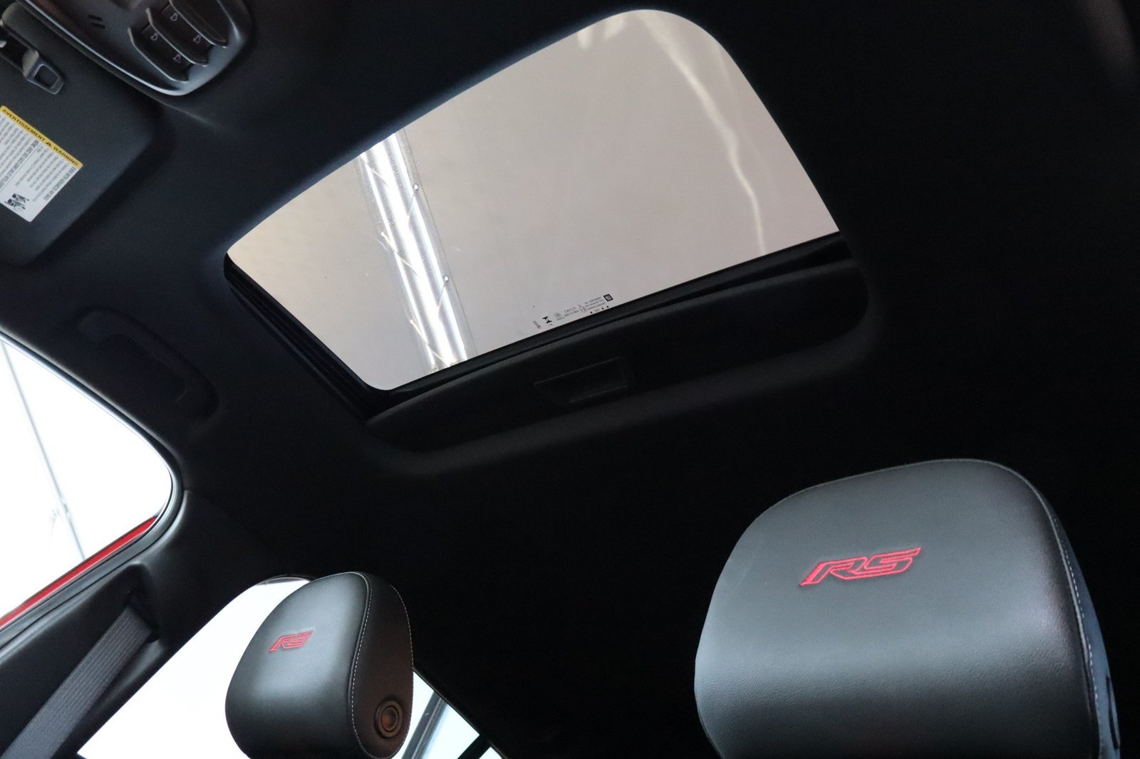Used 2025 Chevrolet Trax RS w/ Sunroof Package FWD image 38